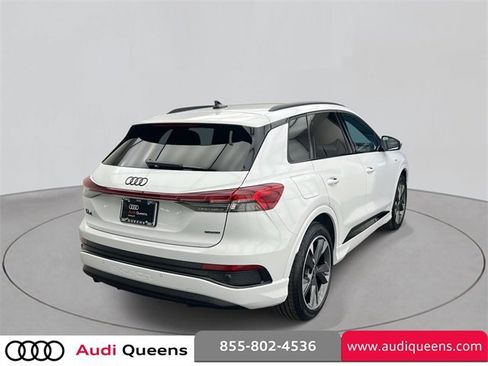Used 2025 Audi Q4 e-tron Prestige image 4