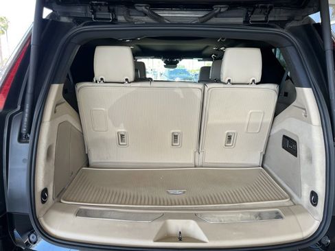 Used 2023 Cadillac Escalade Premium Luxury w/ Performance Package AWD/4WD image 24