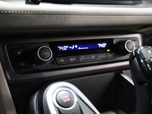 Used 2015 BMW i8 image 32