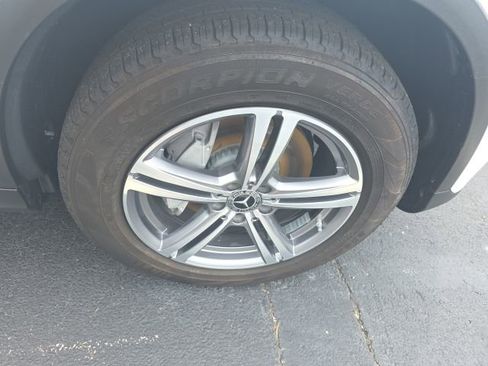 Used 2022 Mercedes-Benz GLC 300 image 8