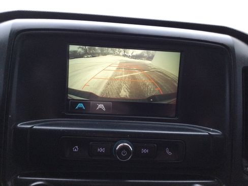 Used 2018 Chevrolet Silverado 1500 Custom w/ Custom Value Package image 9