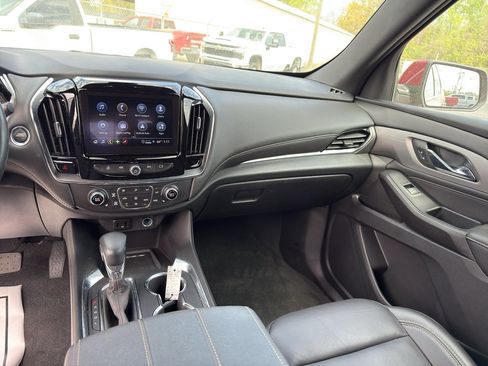 Used 2023 Chevrolet Traverse LT image 27
