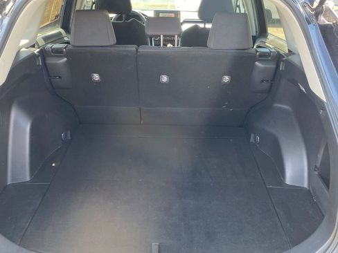 Used 2021 Toyota RAV4 LE FWD image 10