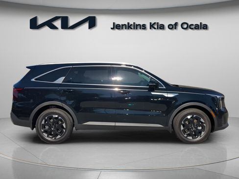 New 2026 Kia Sorento S image 9