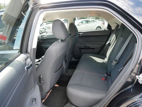 Used 2008 Chrysler 300 LX RWD image 10
