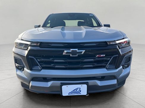 Used 2024 Chevrolet Colorado Z71 w/ Z71 Convenience Package 2 image 3