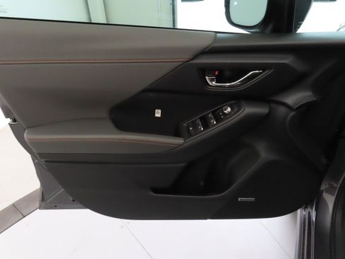 New 2025 Subaru Crosstrek 2.5i Limited w/ Crosstrek Mirror Package image 12