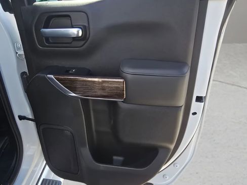 Used 2022 GMC Sierra 1500 SLE AWD/4WD image 16