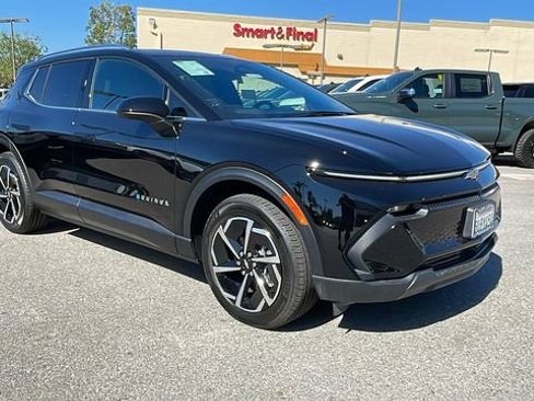 New 2026 Chevrolet Equinox EV LT image 32