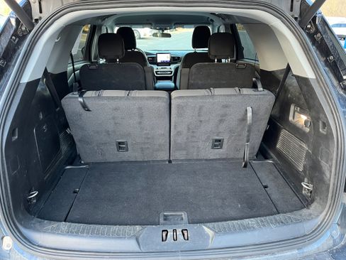 Certified 2023 Ford Explorer XLT w/ Class IV Trailer Tow Package image 14