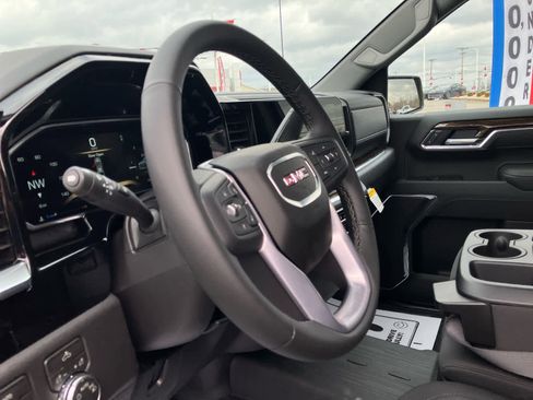 New 2026 GMC Sierra 1500 SLE image 9
