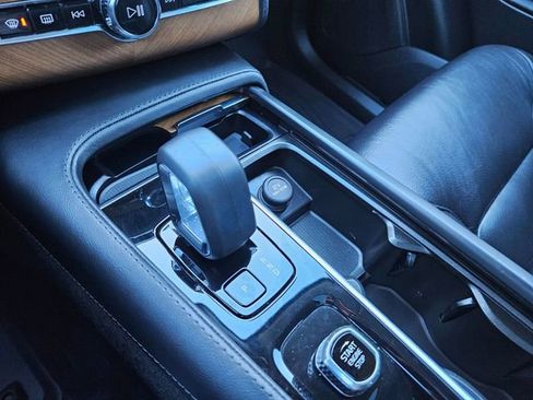 Used 2023 Volvo XC90 B6 Plus w/ Protection Package Premier image 25