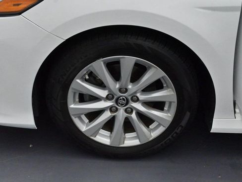 Used 2019 Toyota Camry LE FWD image 28