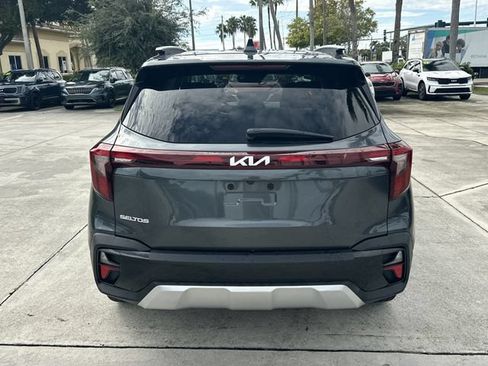 Certified 2024 Kia Seltos EX FWD image 7