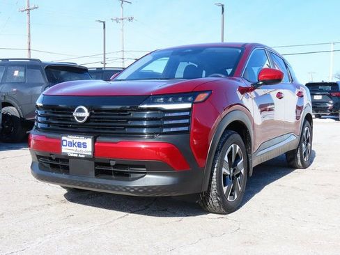 Used 2025 Nissan Kicks SV image 3