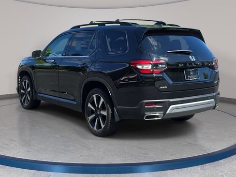 Used 2023 Honda Pilot Elite image 7