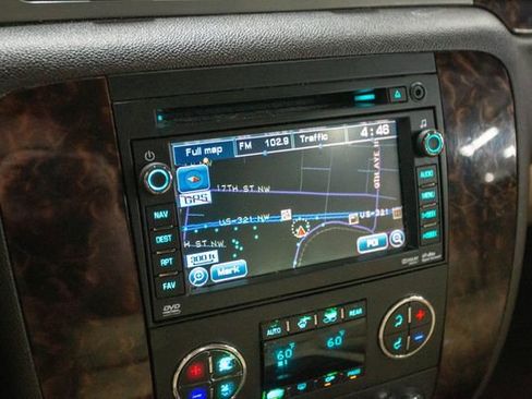 Used 2011 GMC Yukon XL Denali image 8