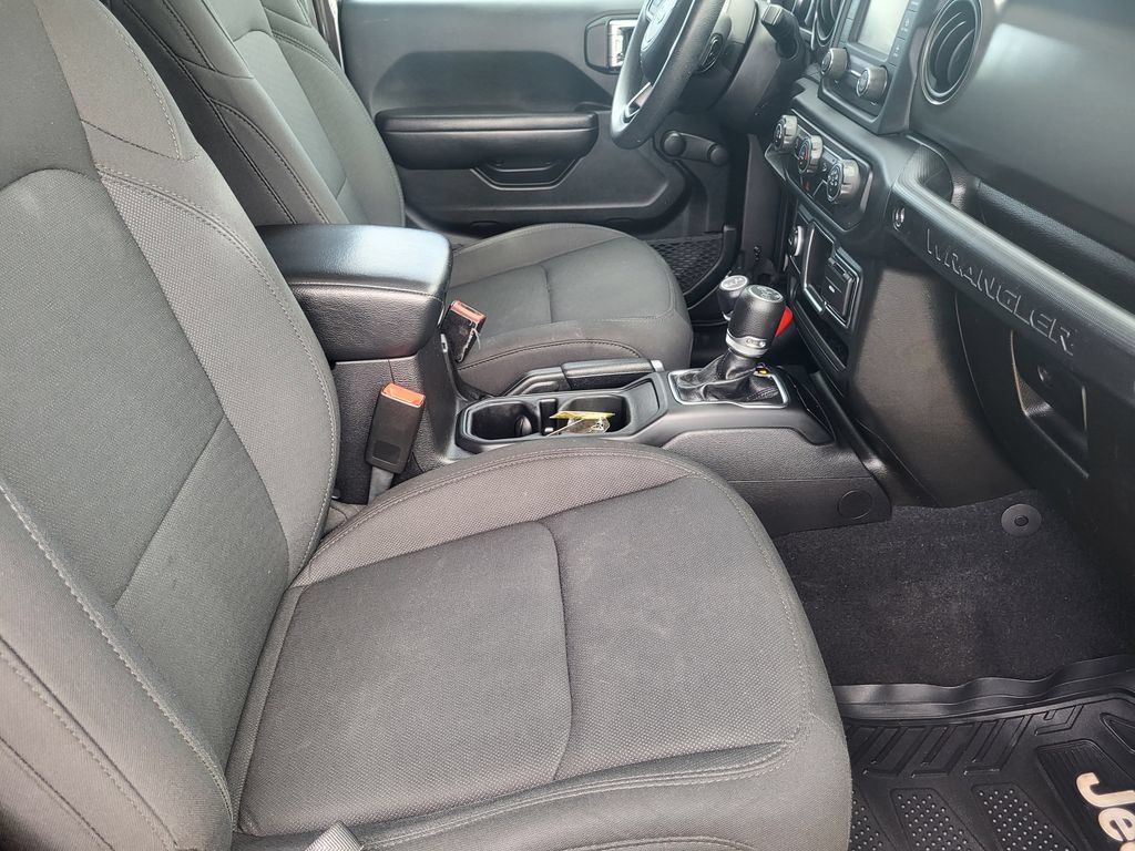 Used 2018 Jeep Wrangler Unlimited Sport AWD/4WD image 10