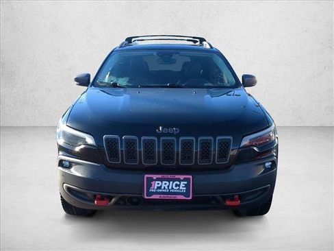 Used 2019 Jeep Cherokee Trailhawk image 2