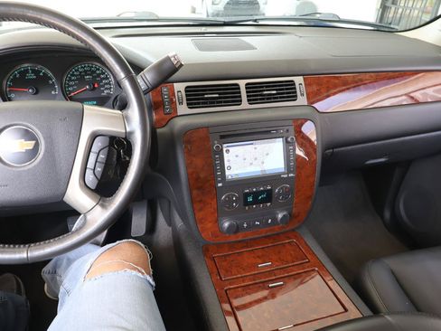 Used 2012 Chevrolet Suburban LTZ RWD image 49