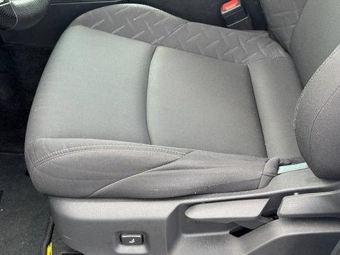 Used 2025 Toyota Tacoma SR5 AWD/4WD image 23