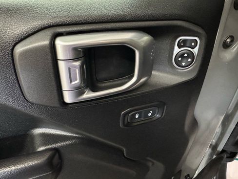 Used 2020 Jeep Wrangler Unlimited Rubicon w/ LED Lighting Group AWD/4WD image 13