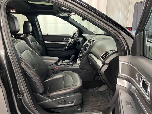 Used 2019 Ford Explorer Sport w/ Equipment Group 401A AWD/4WD image 12