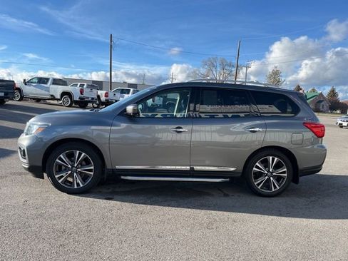 Used 2018 Nissan Pathfinder Platinum image 10