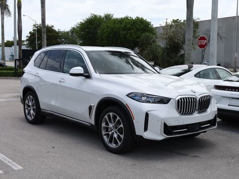 Used 2026 BMW X5 sDrive40i RWD image 2
