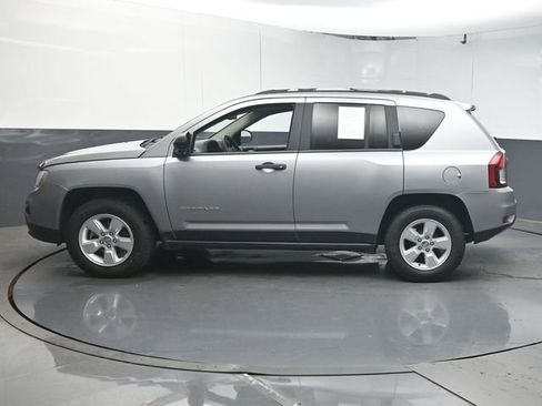 Used 2016 Jeep Compass Sport FWD image 5