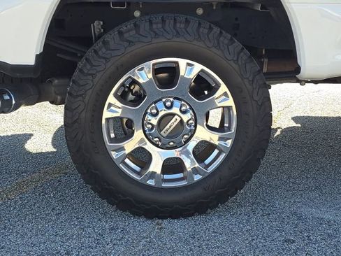 Used 2021 Ford F250 Lariat w/ Chrome Package image 14