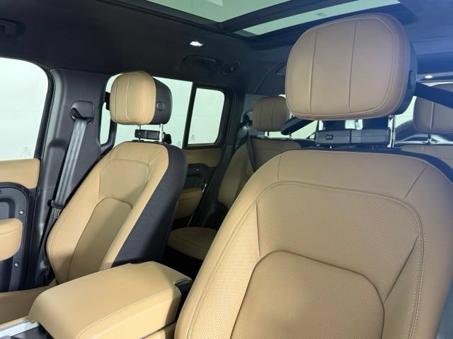 New 2026 Land Rover Defender 130 V8 AWD/4WD image 6