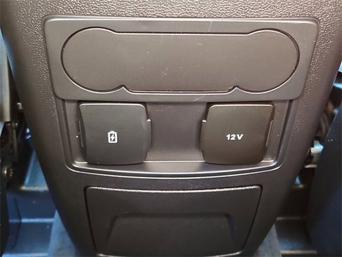 Used 2022 Ford Explorer XLT w/ Equipment Group 202A image 22