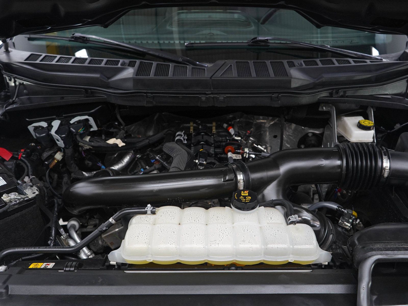 Used 2025 Ford F150 Lariat AWD/4WD image 33