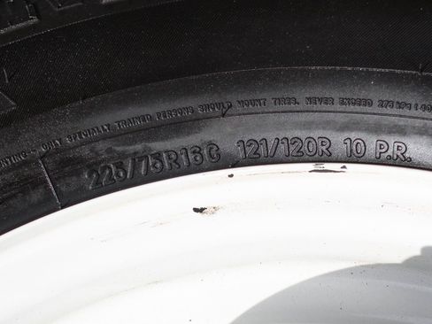 Used 2023 Ford E-450 and Econoline 450 Super Duty w/ Power Windows & Locks Group image 40