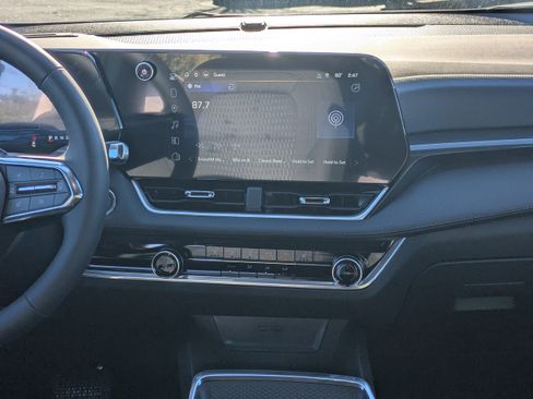 New 2026 Chevrolet Equinox LT FWD image 17