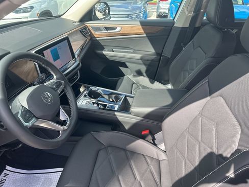 New 2026 Volkswagen Atlas SE image 13
