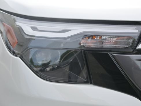Certified 2025 Subaru Forester Premium AWD/4WD image 11