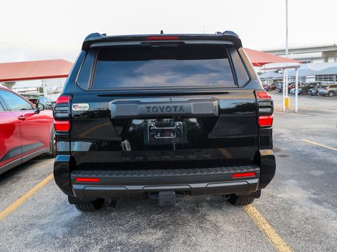 Used 2026 Toyota 4Runner SR5 AWD/4WD image 9