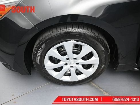 Used 2023 Toyota Corolla LE FWD image 33