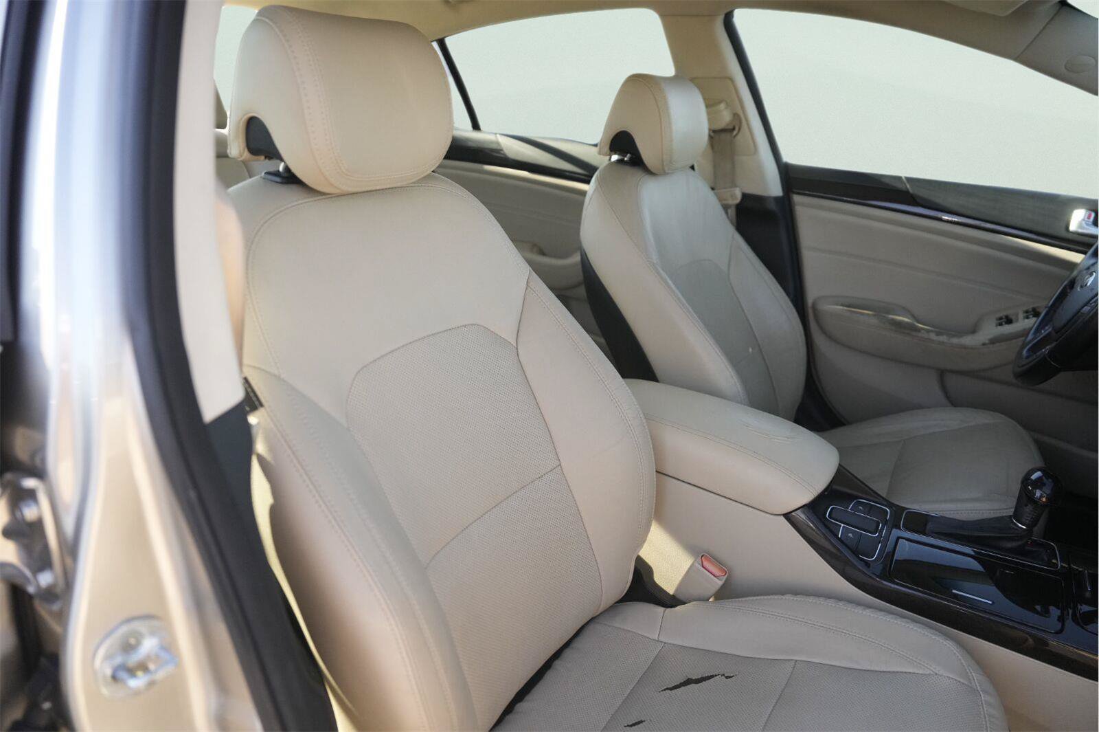 Used 2015 Kia Cadenza Premium FWD image 19