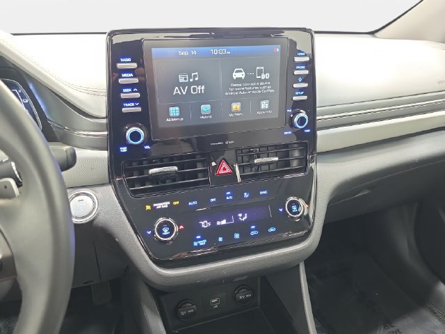 Used 2020 Hyundai Ioniq SE FWD image 20