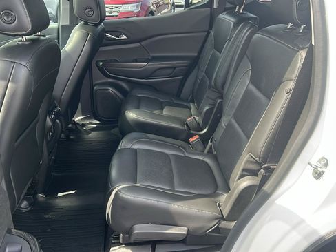 Used 2019 GMC Acadia SLT w/ Black Edition FWD image 12