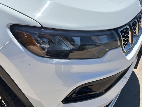 Used 2025 Jeep Compass Limited AWD/4WD image 29
