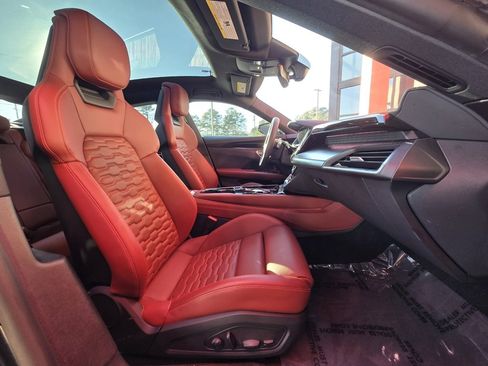 Used 2023 Audi e-tron GT Premium Plus image 19