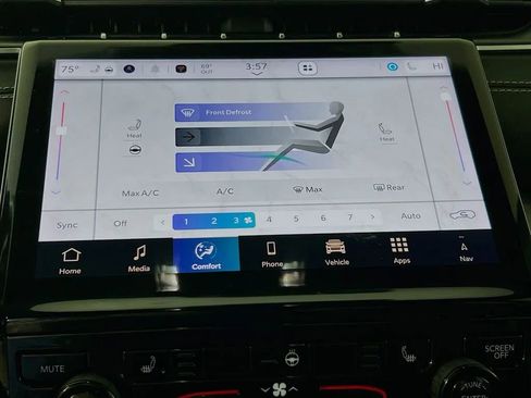 Used 2024 Jeep Grand Cherokee Limited w/ Black Appearance Package image 17