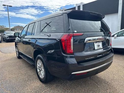 Used 2023 GMC Yukon XL SLT image 9