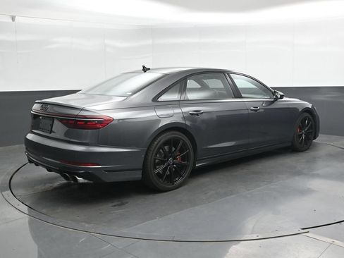 Used 2022 Audi S8 AWD/4WD image 2