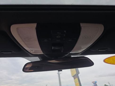 Used 2010 Mercedes-Benz C 300 Sedan image 18