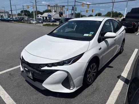 Used 2021 Toyota Prius Prime LE FWD image 1